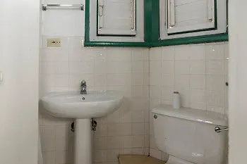 Crystal Beach Apartment At Seacastles مونتيغو باي جامايكا